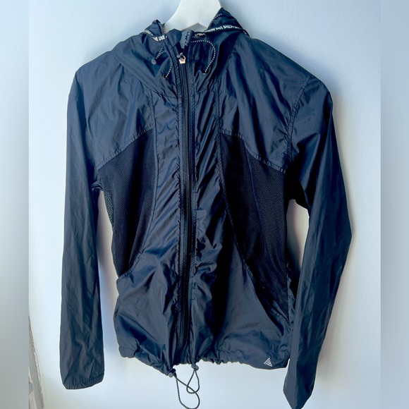 Ventilated Black Windbreaker - Picture 1 of 4